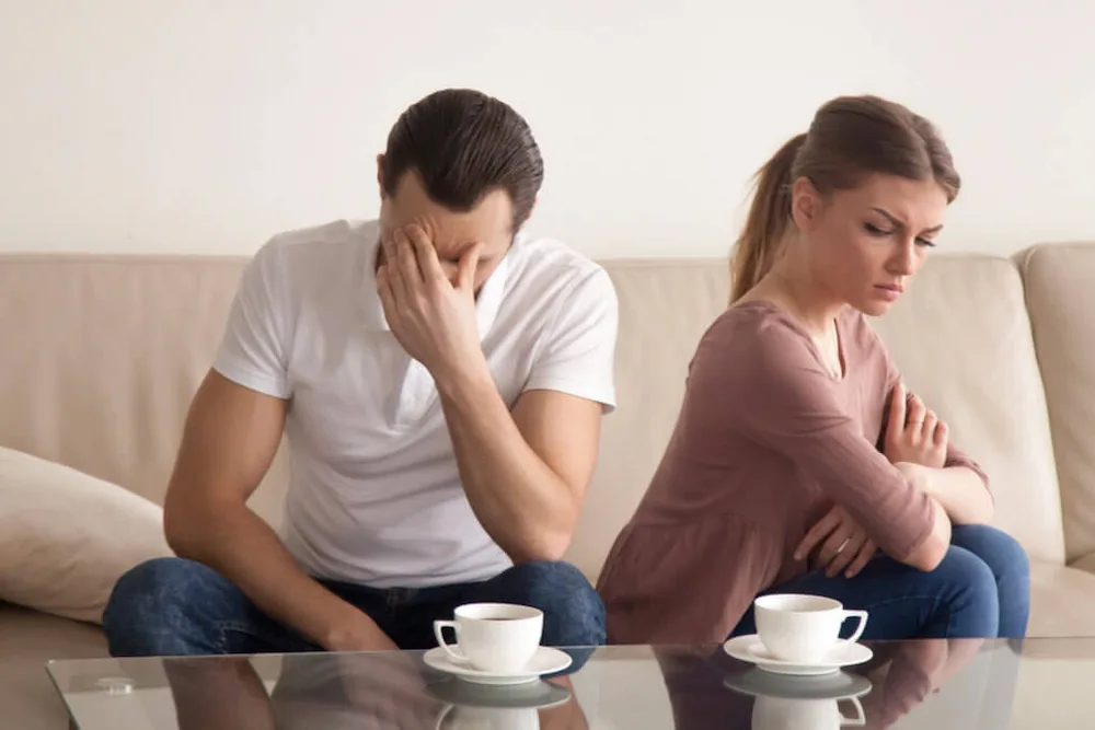 ازدواج در سنین پایین چه عواقبی دارد؟ مشکلات ازدواج در سنین پایین