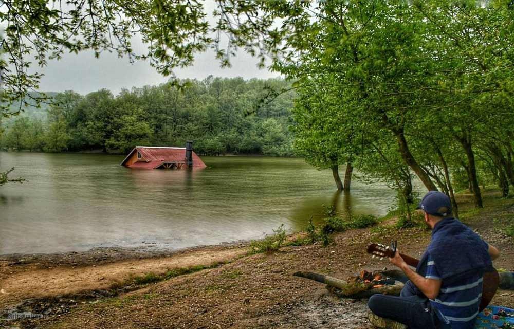 از زیباترین دریاچه های ایران ، دریاچه سقالکسار رشت