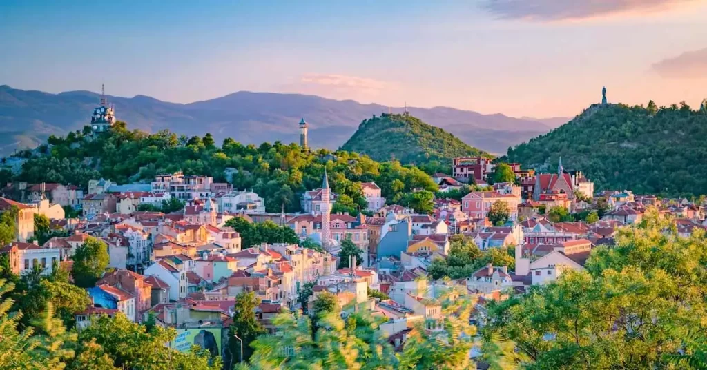 بهترین مقاصد برای سفر و گردش به کشورهای خارجی در فصل بهار و تابستان مسافرت به بلغارستان