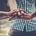 اعتماد به دیگران