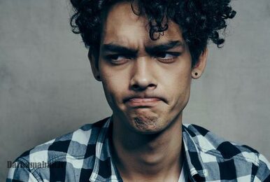 عواملی که نشان دهنده این است که شما از غمگین بودن لذت می برید!