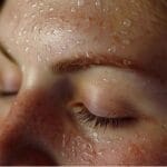 دلایل تعریق شبانه چه مواردی است؟