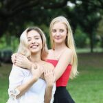 نشانه های دوست ساختگی