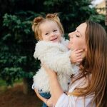 کودکان را مجبور به بغل کردن دیگران نکنید!