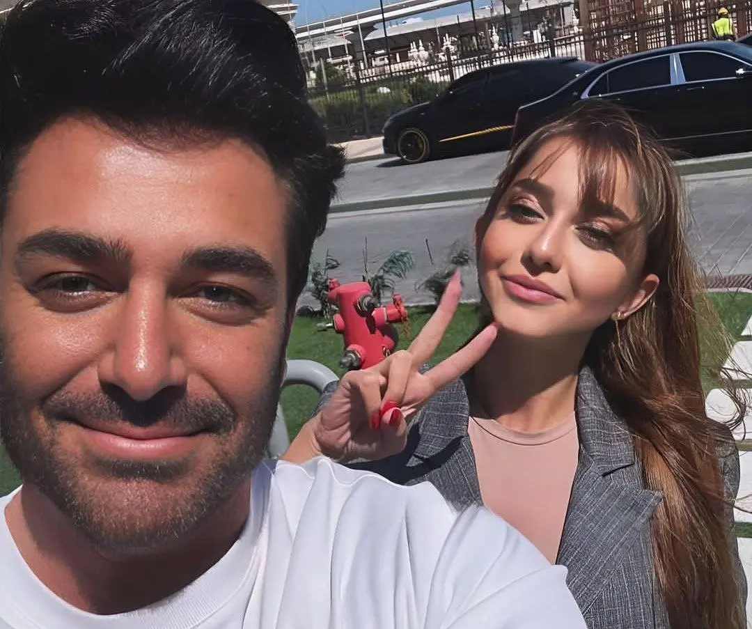 محمدرضا گلزار و همسرش