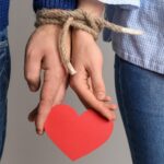 فرق عشق واقعی و وابستگی ناسالم