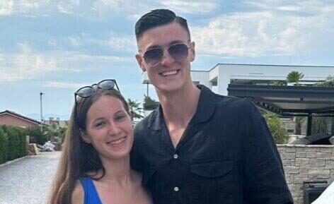 بنیامین ششکو و همسر ( دوست دخترش ) بنیامین ششکو و همسر ( دوست دخترش )