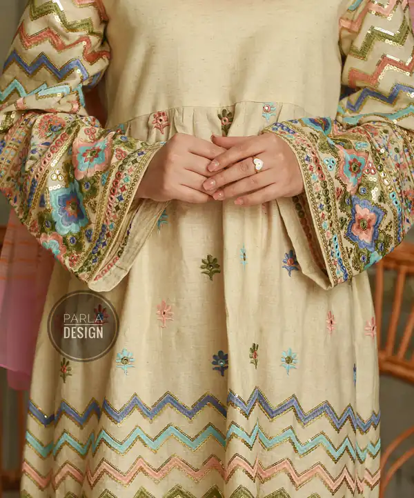 مدل مانتو سوزن دوزی شده