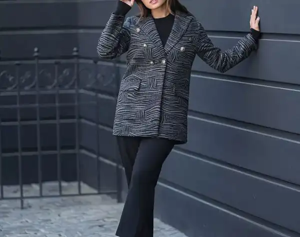 مدل مانتو ۱۴۰۴ دکمه دار