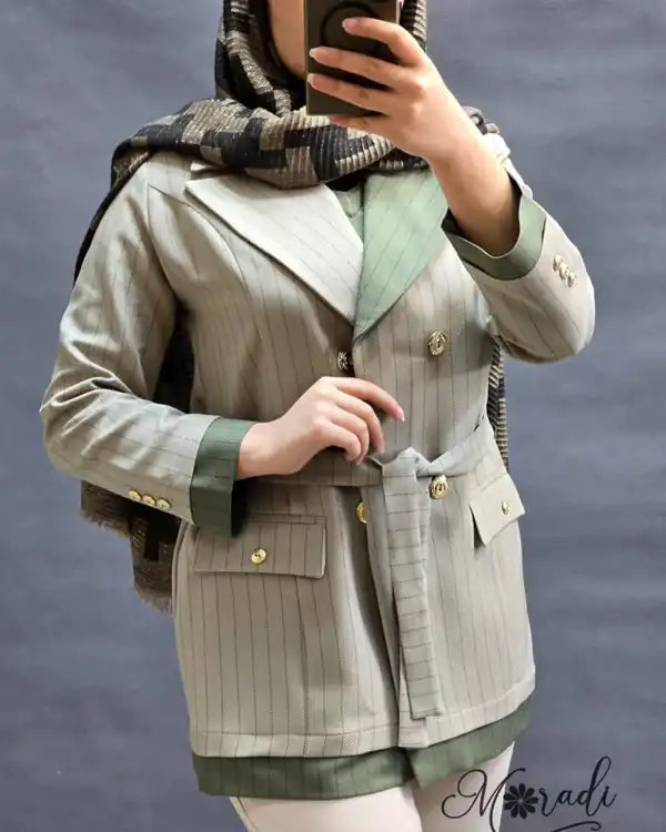 مدل مانتو ۱۴۰۴ دکمه دار