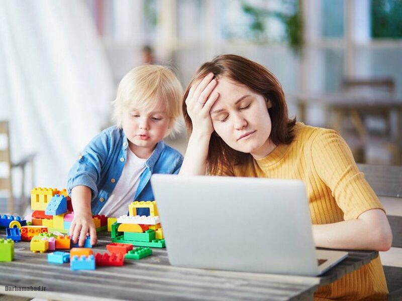 چگونه والدین مضطرب از انتقال اضطراب به فرزندان جلوگیری کنند؟ راهکارهای علمی و کاربردی