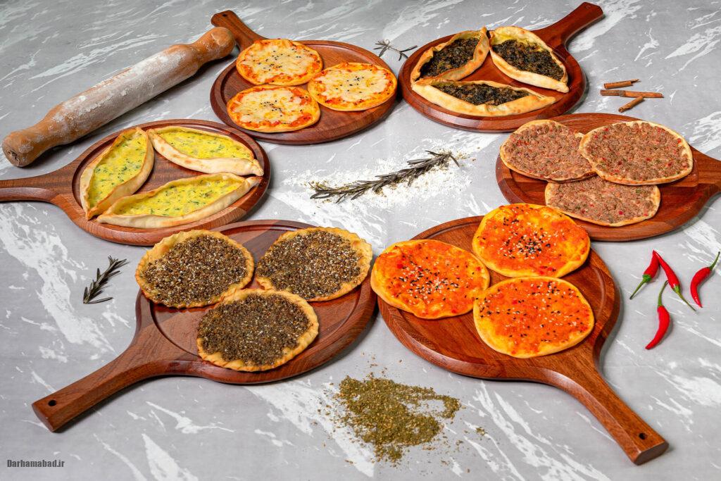 مناقیش لبنانی – نان خوشرنگ با زعتر و پنیر