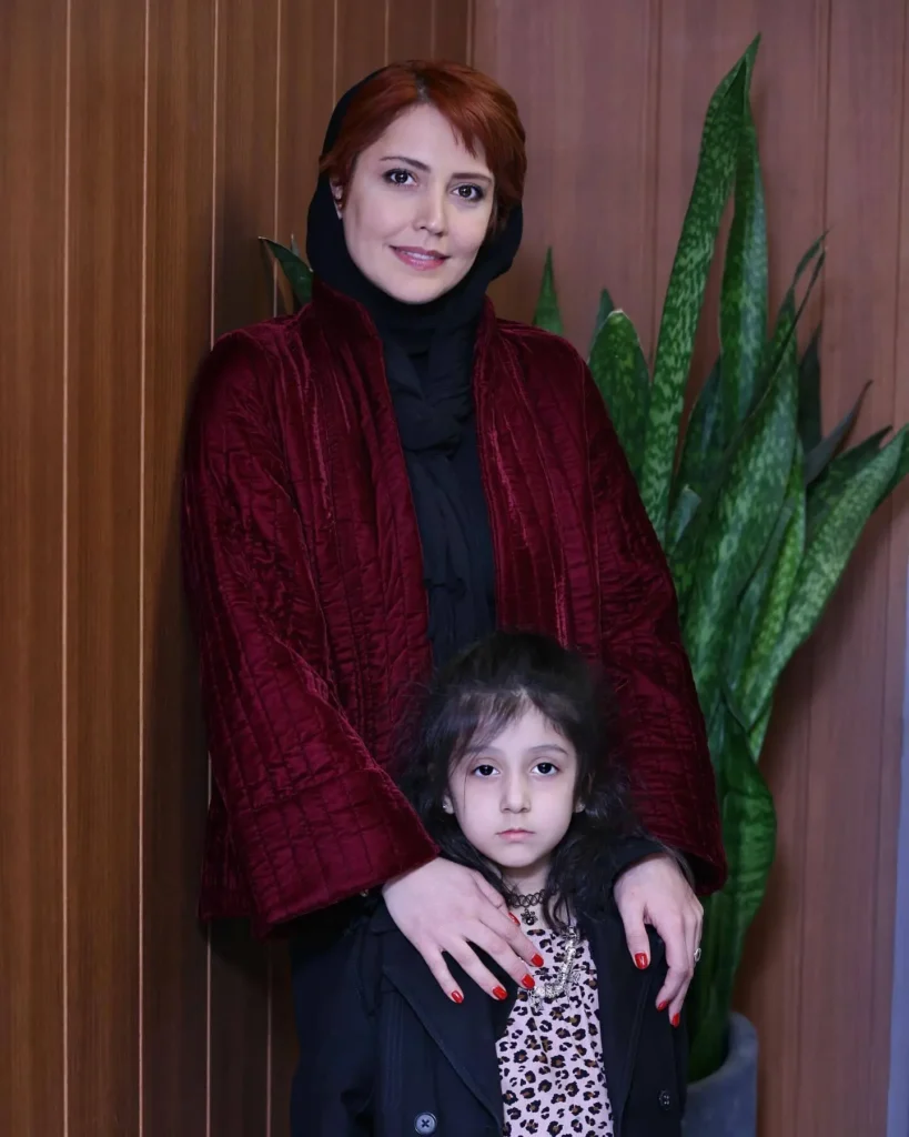 شبنم قربانی شبنم قربانی