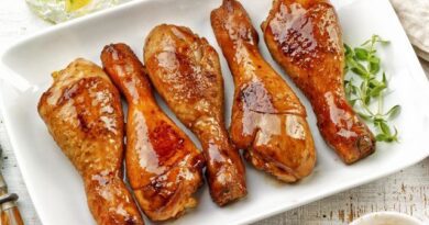 خوراک مرغ یونانی با لیمو و زیتون