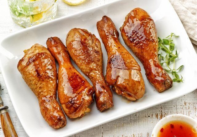 خوراک مرغ یونانی با لیمو و زیتون