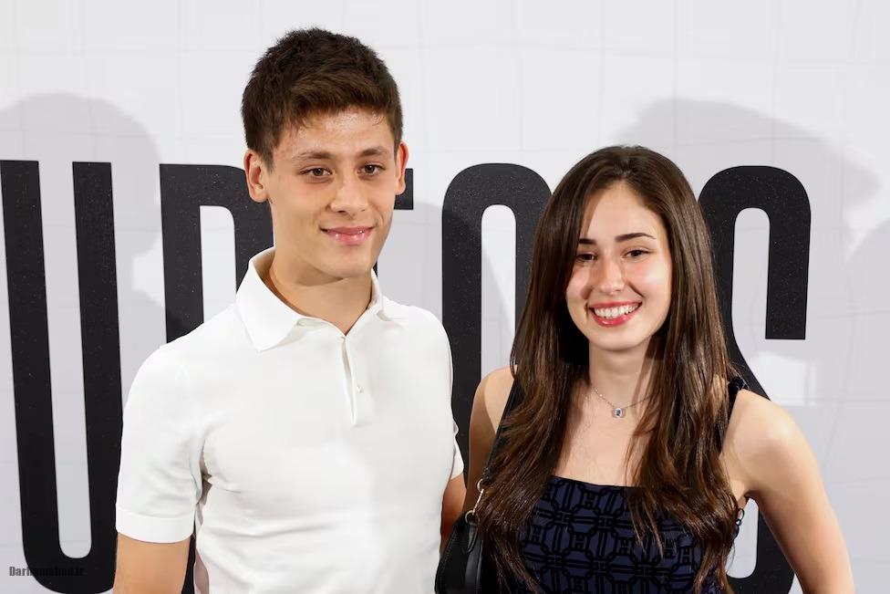 آردا گولر با همسرش