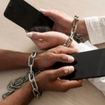 اعتیاد به موبایل و شبکه‌های اجتماعی