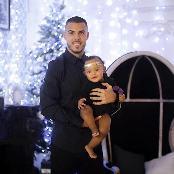 ریکاردو آلوز و دخترش فرزندش Ricardo-Alves-11