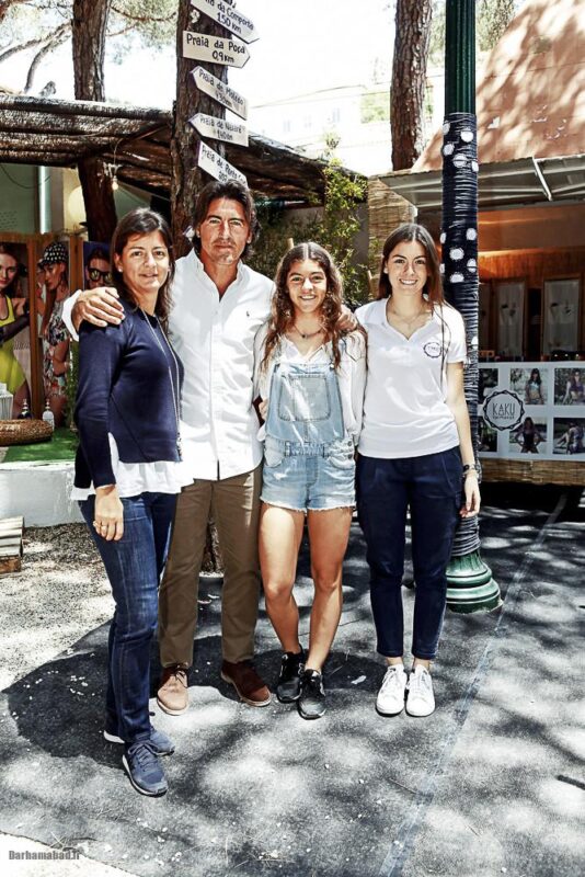 ریکاردو ساپینتو با همسرش و دخترانش