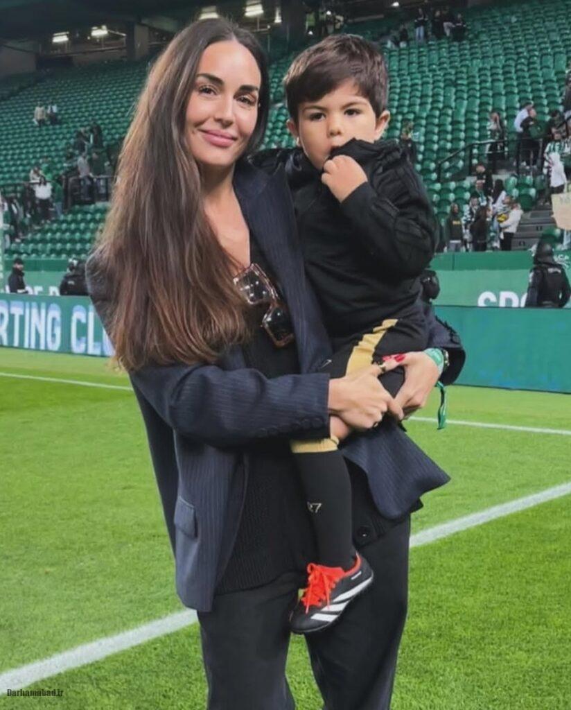 نامزد ، دوست دختر آنتونیو آدان و پسرش