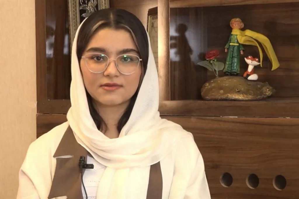 آترینا فرحمند آترینا فرحمند