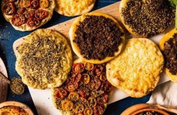 مناقیش لبنانی – نان خوشرنگ با زعتر و پنیر