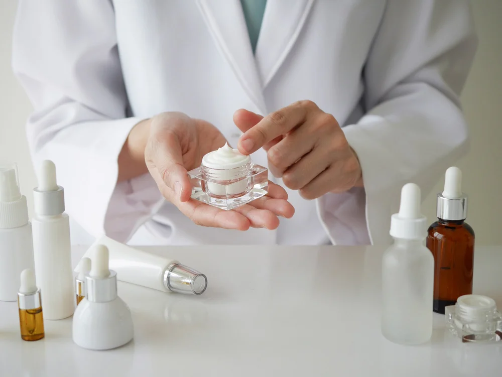 محصولات آرایشی چندکاره