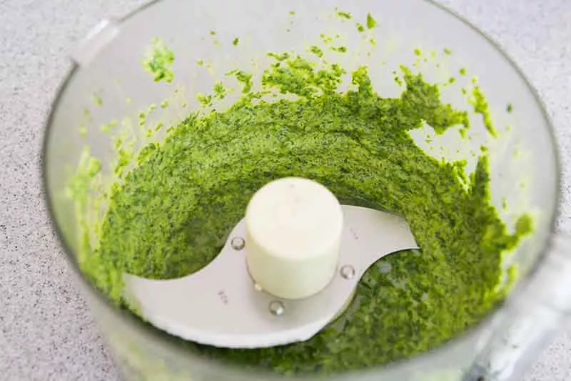  بلانچ کردن اسفناج