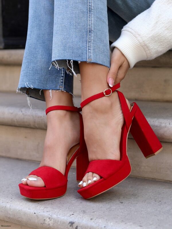 کفش قرمز چرمی زنانه