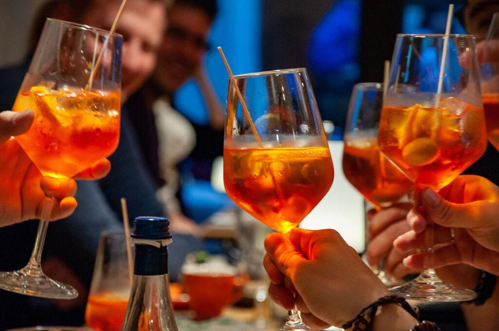 aperol-spritz-italian-drink نوشیدنی تابستانی ایتالیا