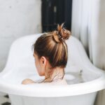 آبتنی کردن و تعبیر خواب آن