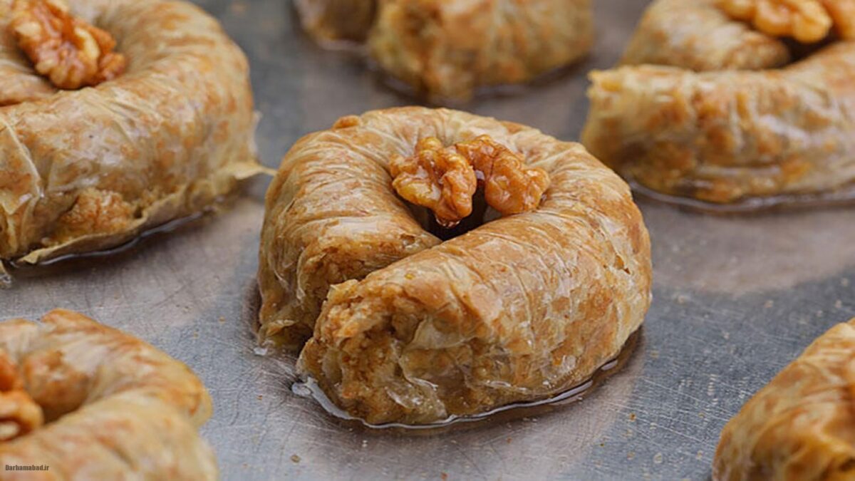 باقلوای لانه بلبل شیرینی سنتی و ترد ترکی