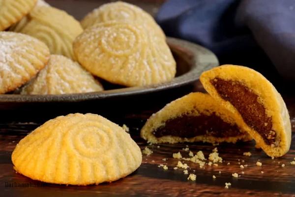 Soft and tasty date cookies in a few minutes