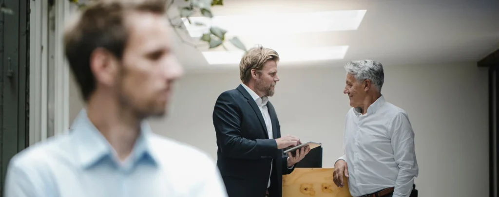 رفتار با همکاران