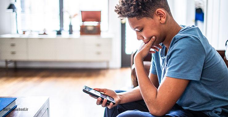 اثر فضای مجازی بر اضطراب و افسردگی نوجوانان + راهکارهای کاربردی