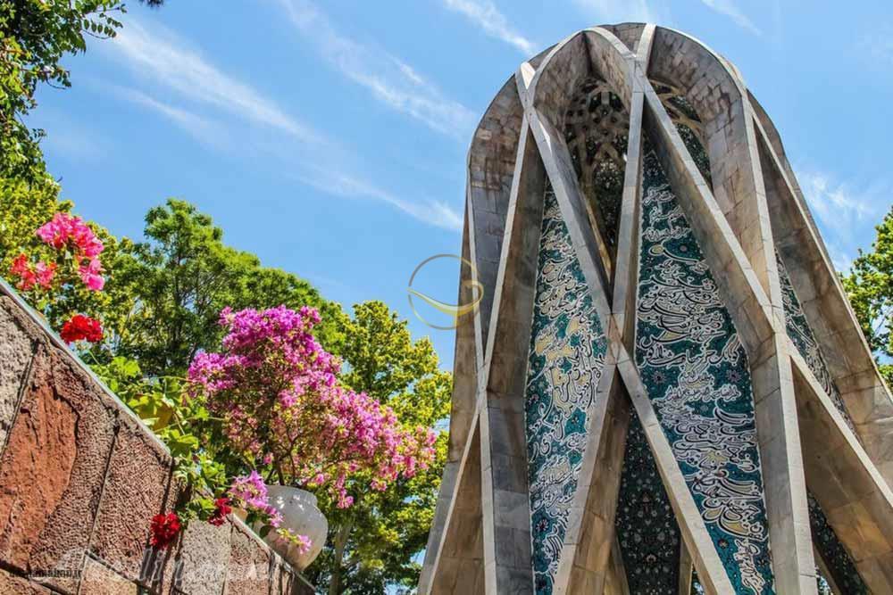 آرامگاه خیام در نیشابور