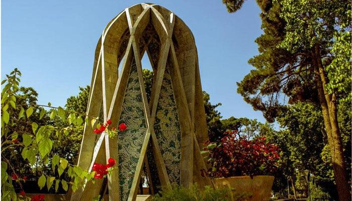 مقبره حکیم خیام