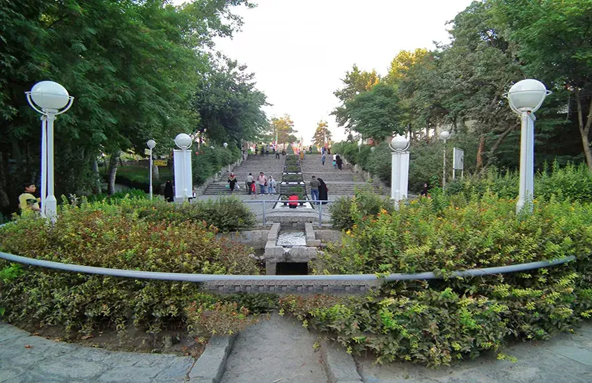 ملک آباد ملک آباد