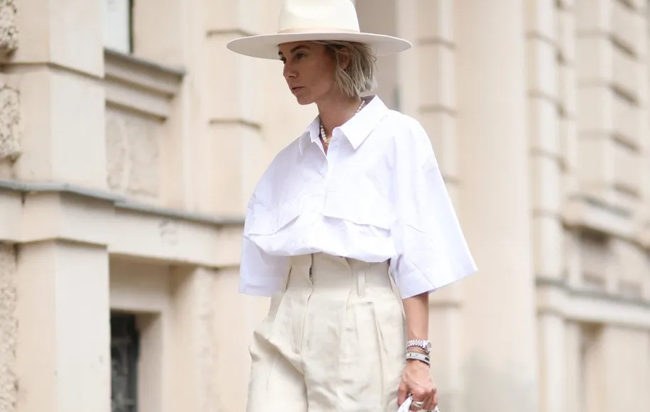 ست کردن لباس سفید