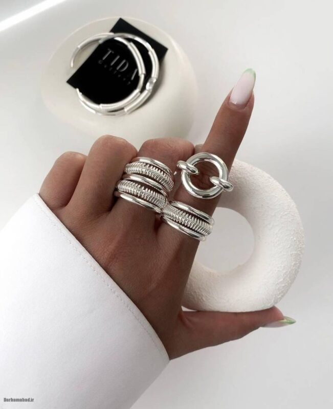 ست کردن لباس سفید ست کردن لباس سفید