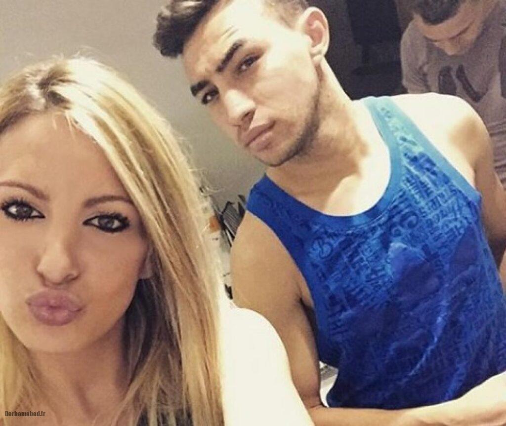 منیر الحدادی کنار همسرش ، زنش ، خانوادش