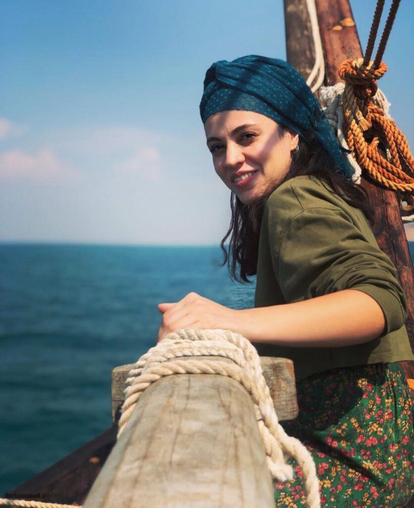 بازیگران زن در دریا - شیدا خلیق