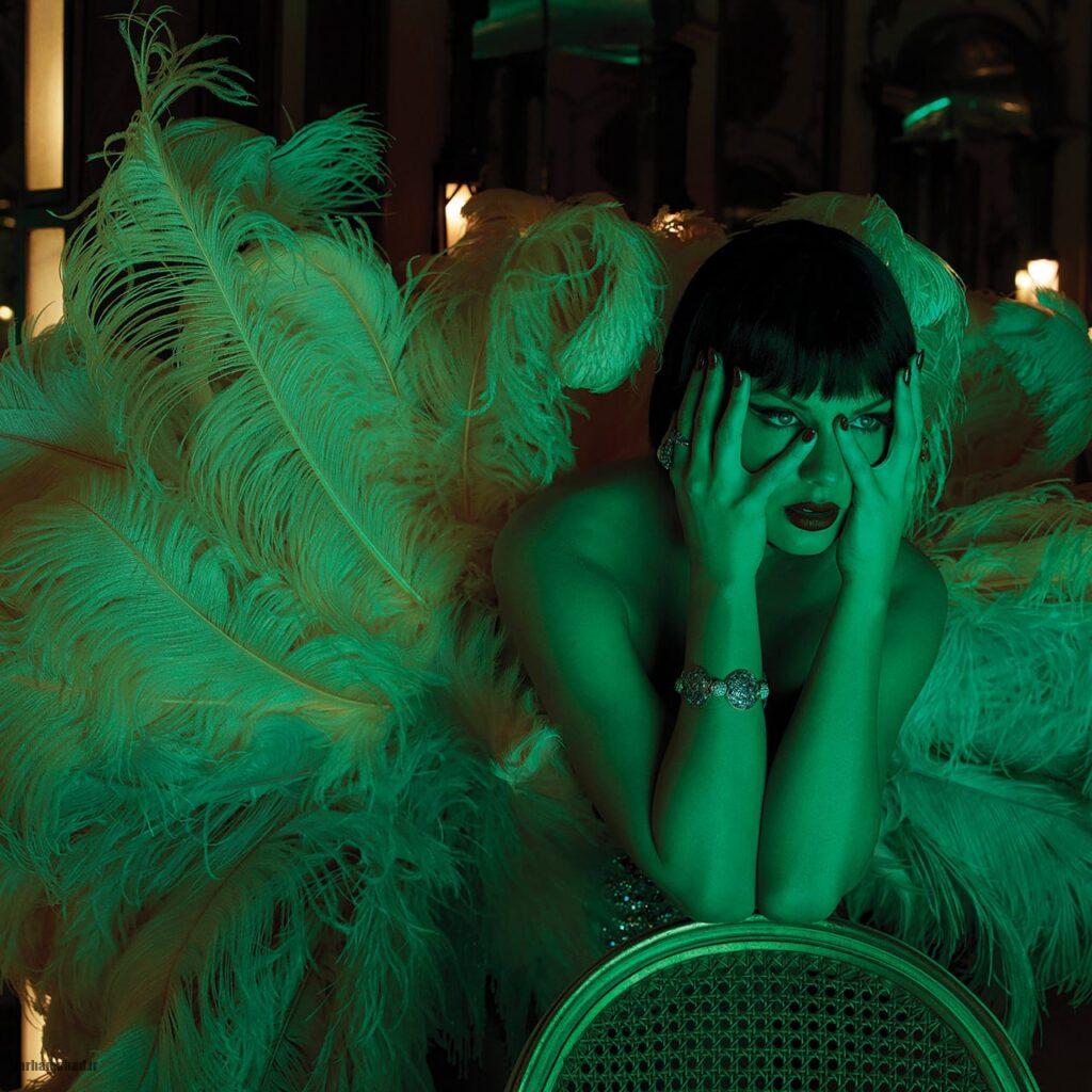 فتوشوت‌های آلبوم The Life Of A Showgir