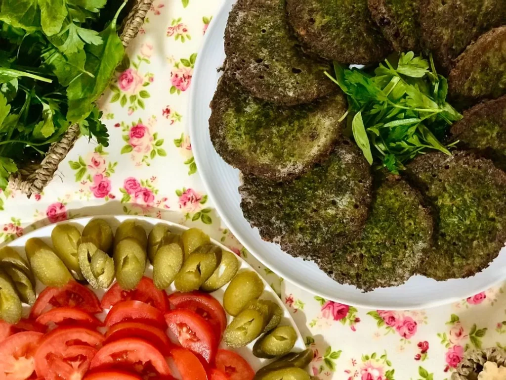 طرز تهیه و پخت کوکو سبزی طرز تهیه و پخت کوکو سبزی
