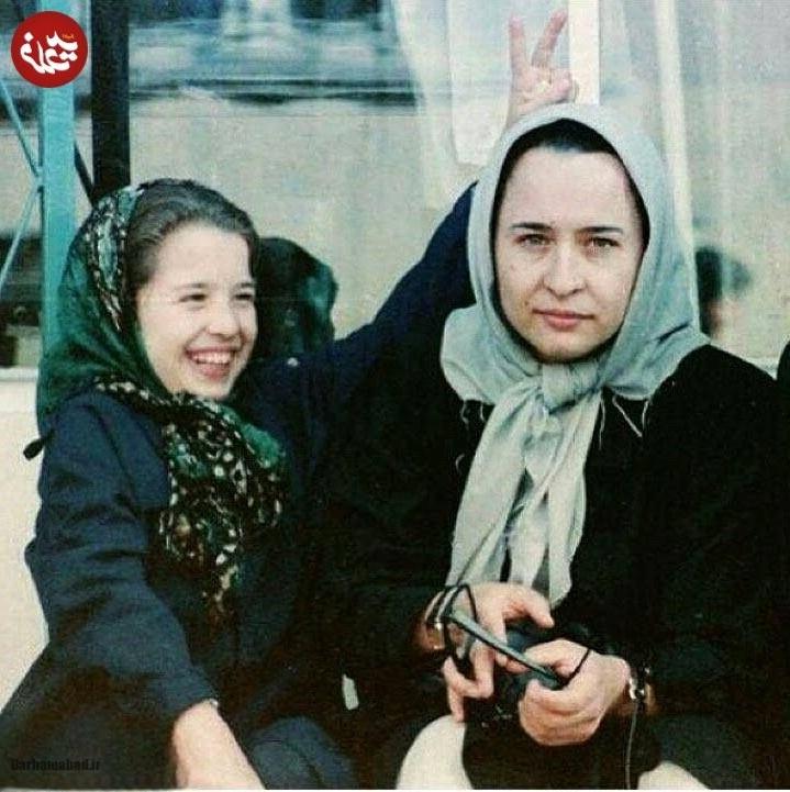 مهراوه شریفینیا در کنار مادرش، آزیتا حاجیان مهراوه شریفینیا در کنار مادرش، آزیتا حاجیان