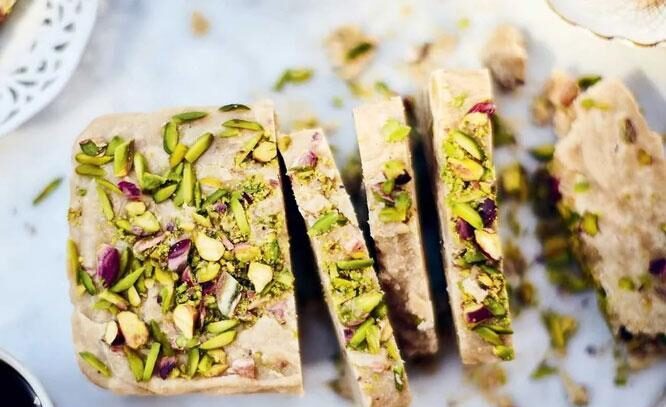 halva-ardeh-zanjan4 حلوا ارده پستهای
