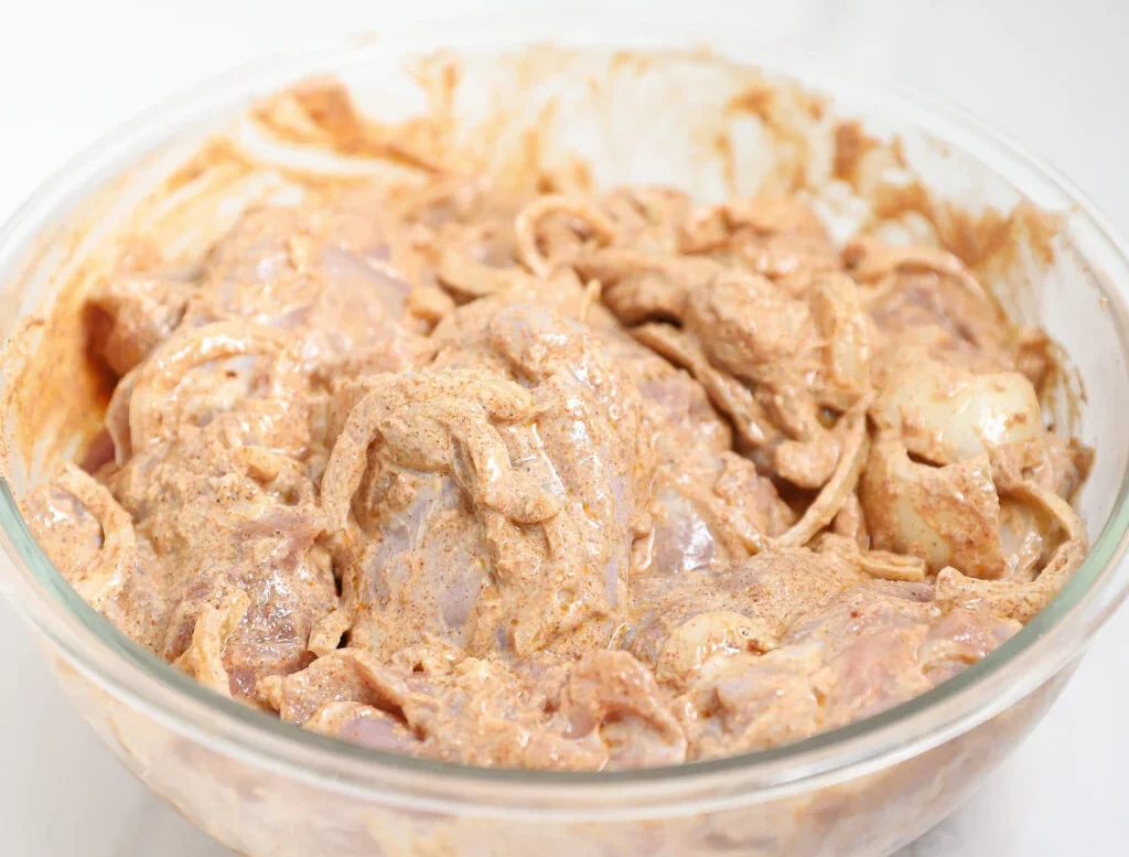 marinate-meat-with-yogurt-and-lemon مرینیت کردن گوشت