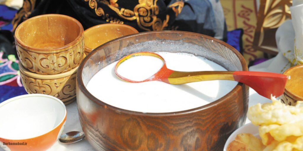 Traditional-Azerbaijani-carbonated-buttermilk6 دوغ گازدار محلی