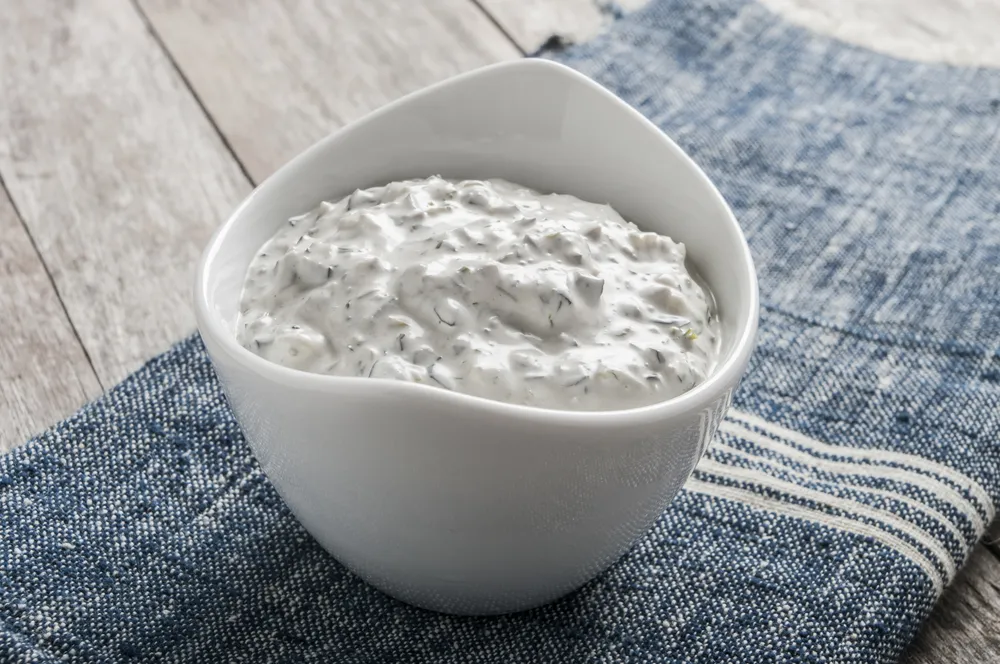 Yogurt and garlic ماست و سیر