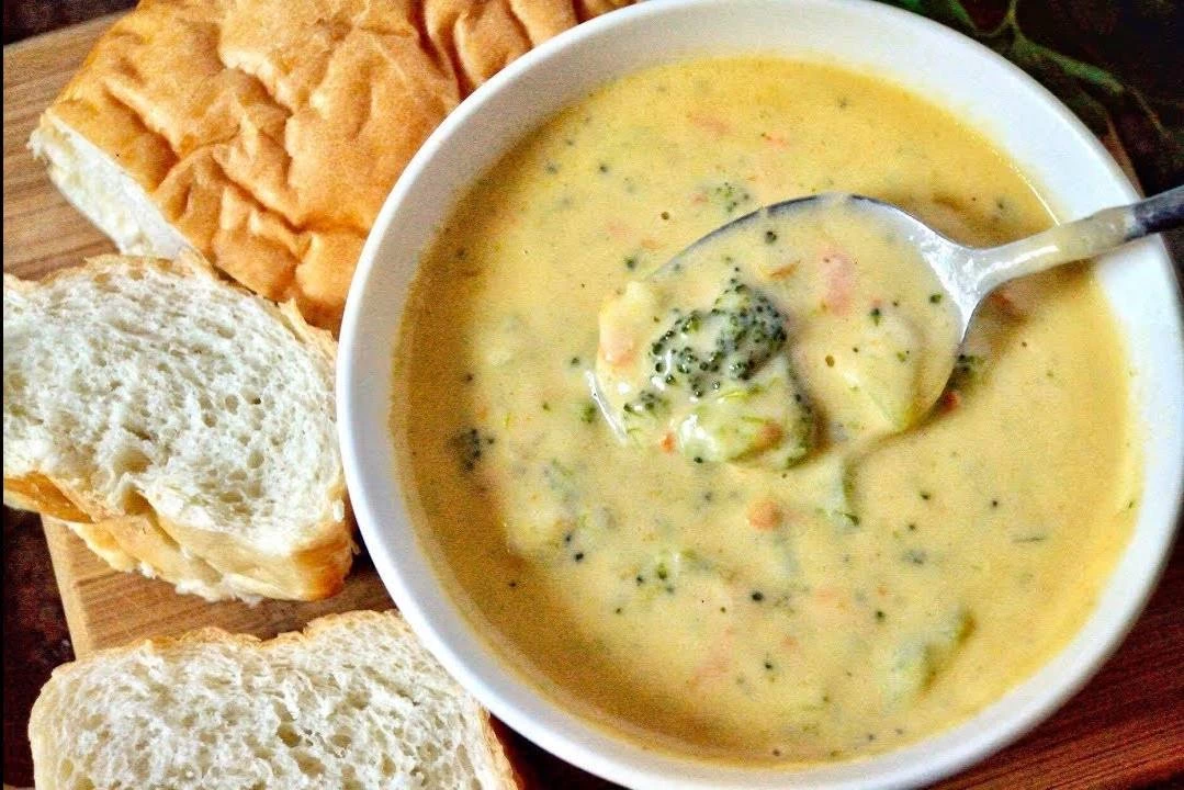 سوپ بروکلی و پنیر چدار